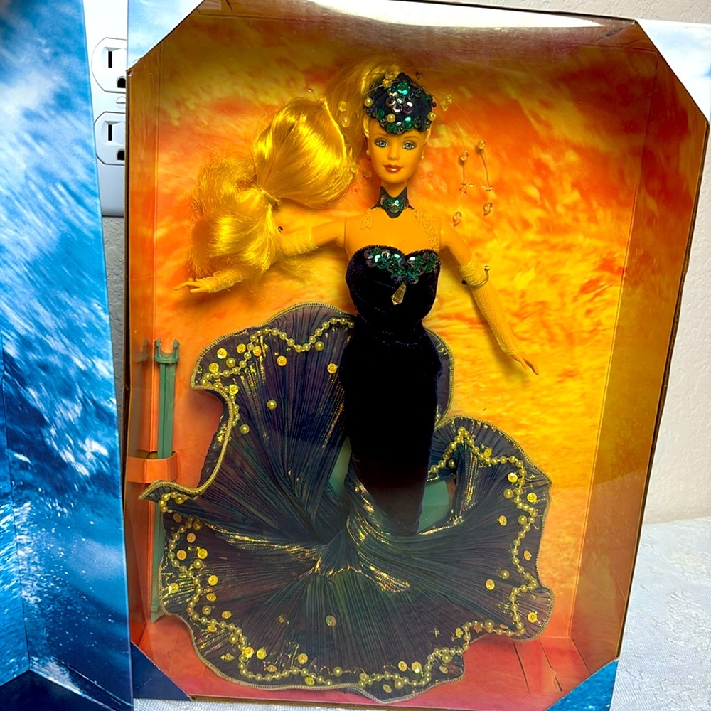 1998 Mattel Water Rhapsody Barbie Essence of Nature Collection